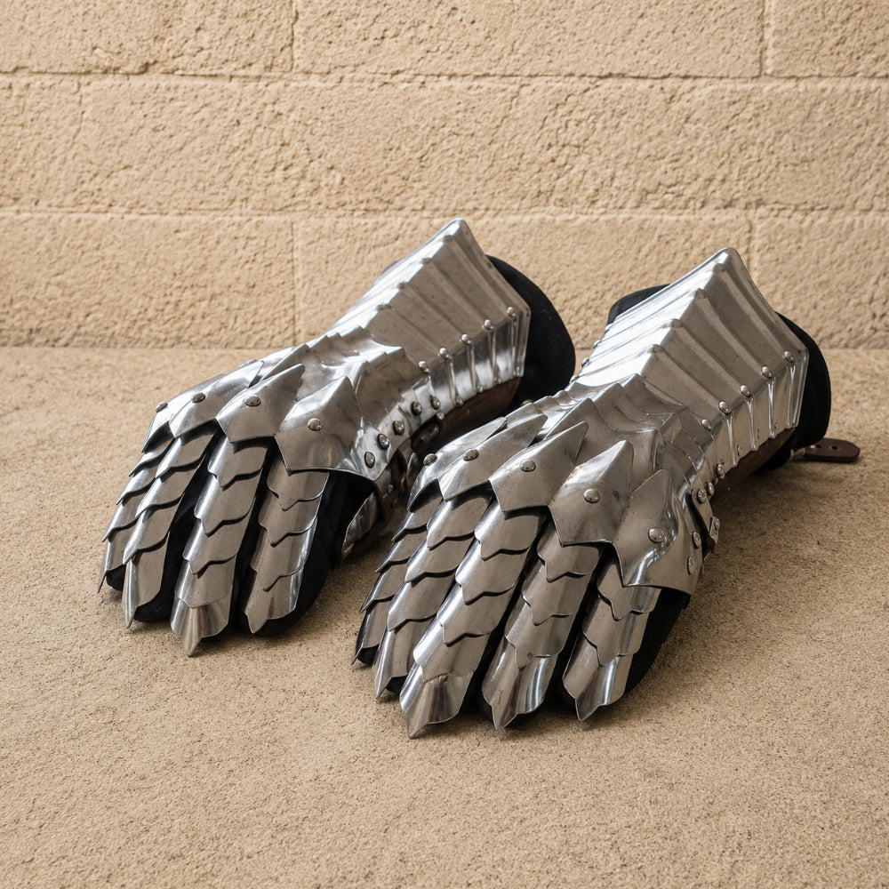 Medieval Steel Gauntlets – Polished Knight Armor Gloves for Reenactment