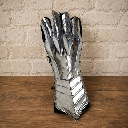 Medieval Steel Gauntlets – Polished Knight Armor Gloves for Reenactment