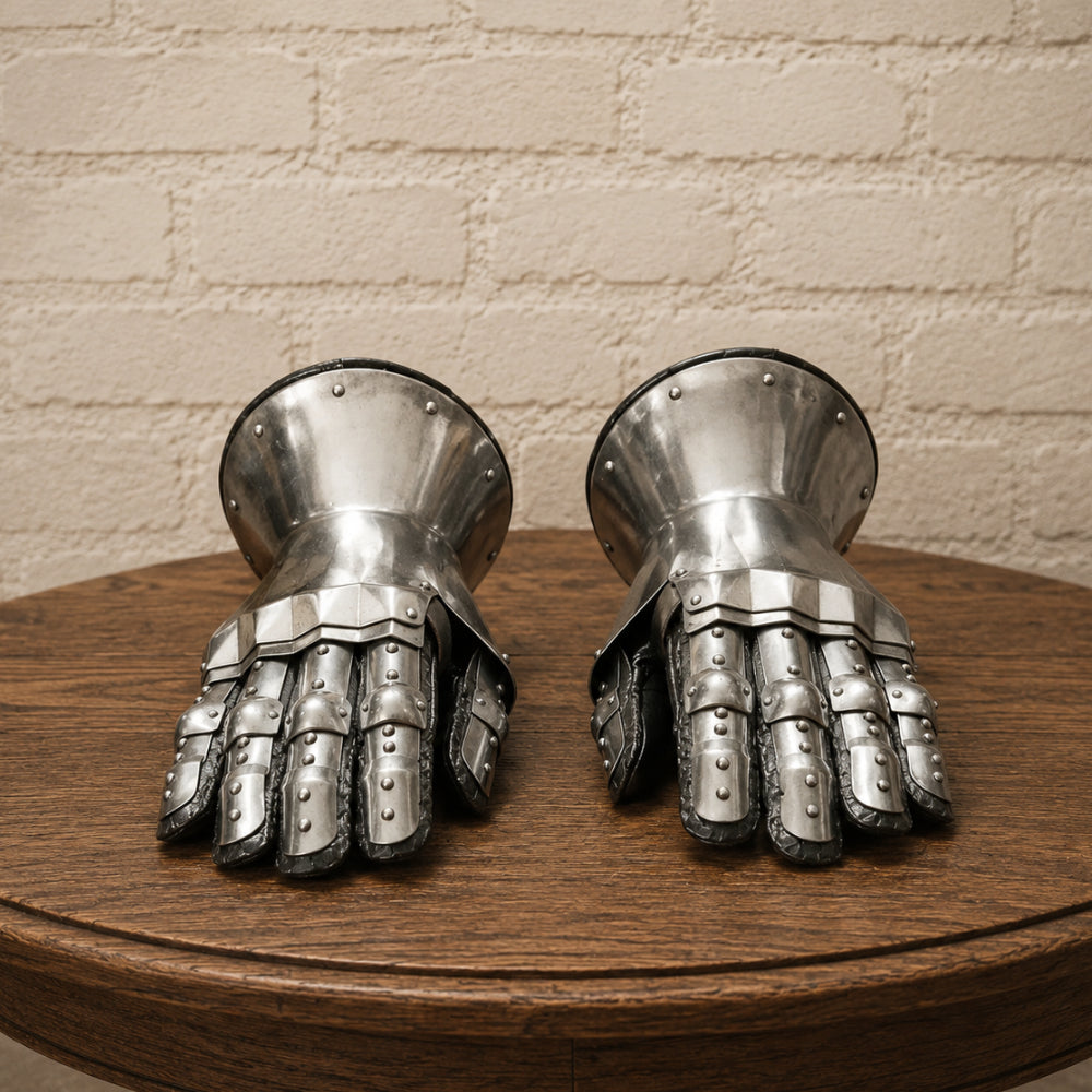 Hourglass Gauntlets – Medieval Knight Hand Armor for LARP & Reenactment