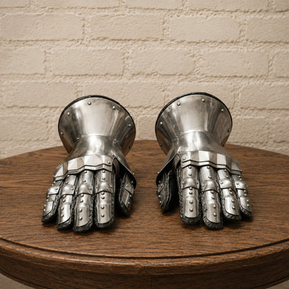 Hourglass Gauntlets – Medieval Knight Hand Armor for LARP & Reenactment
