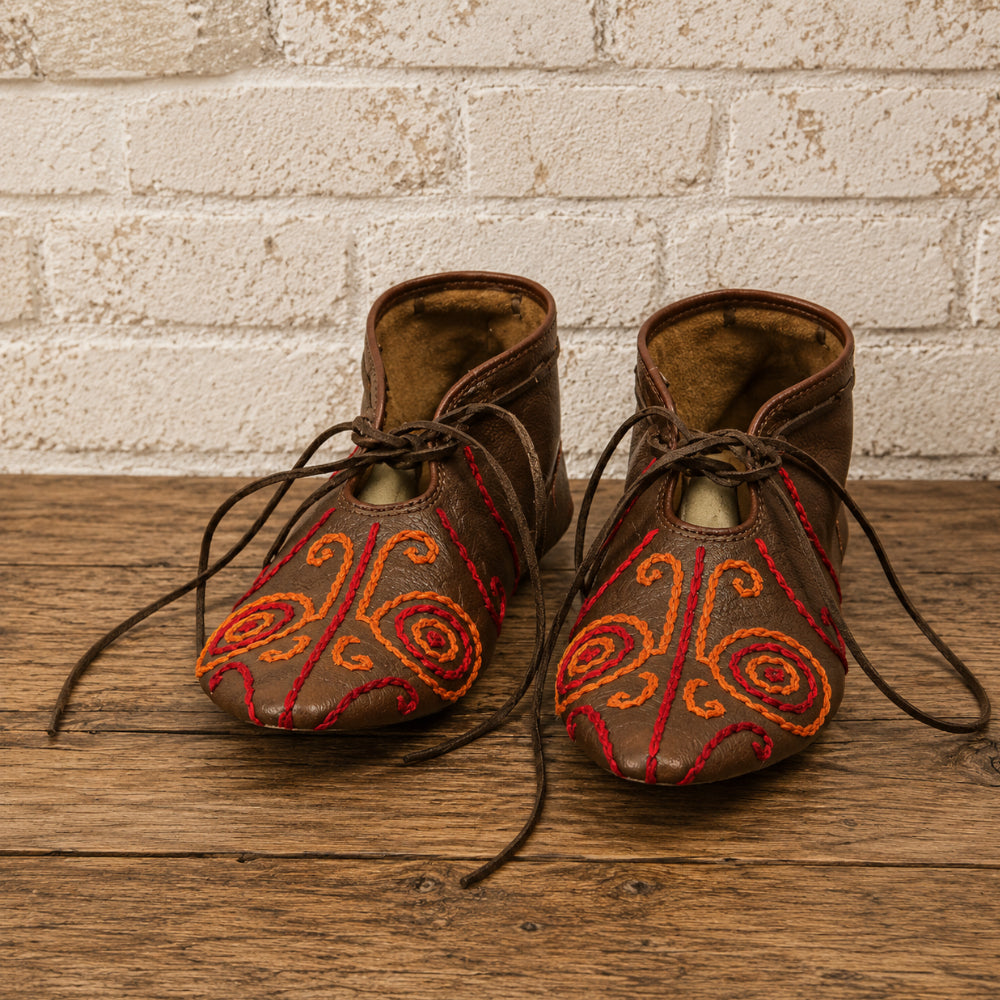 Handmade Viking Leather Shoes | Embroidered Haithabu Medieval Footwear | Historical Reenactment Boots for LARP, SCA & Cosplay